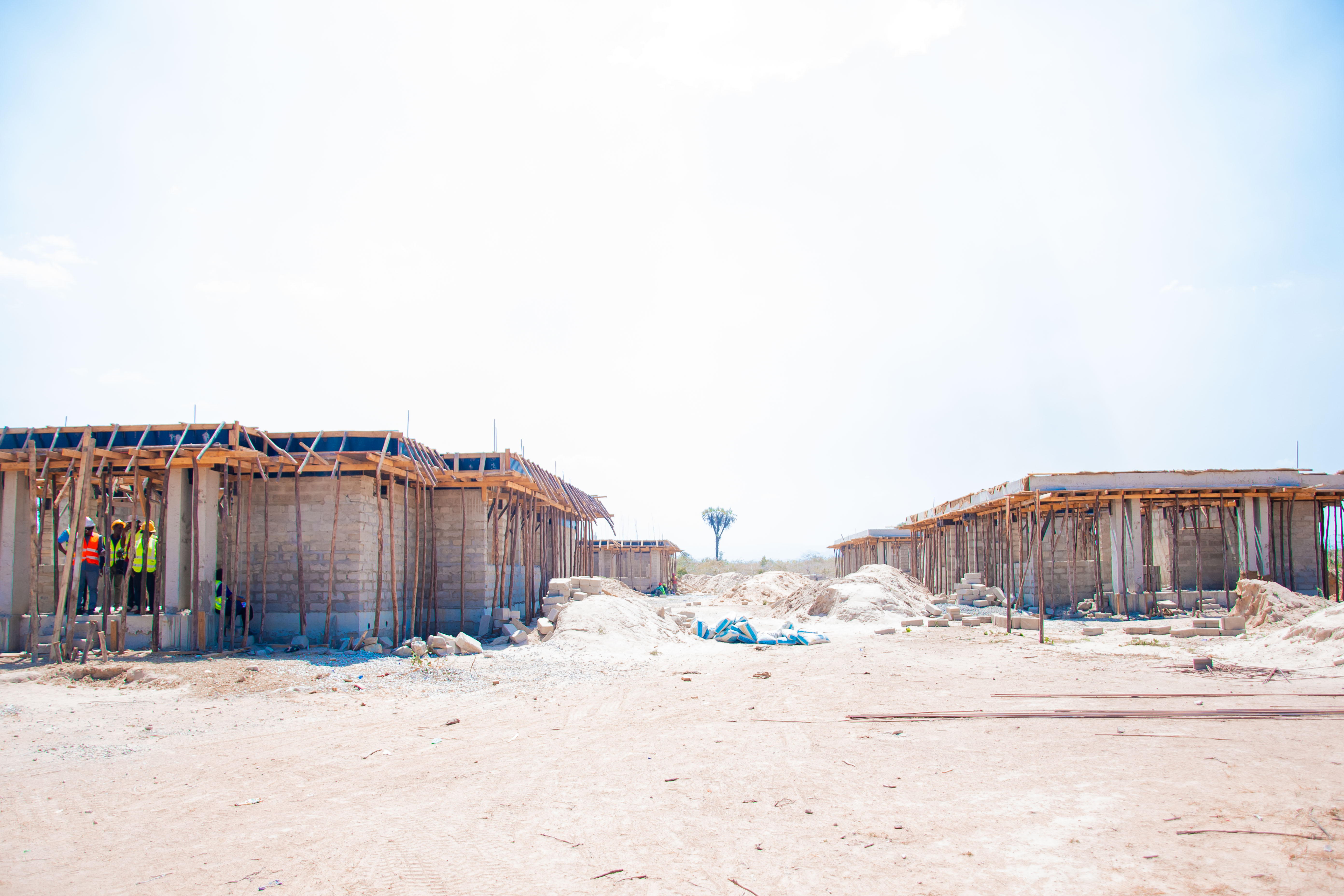 Maendeleo ya Ujenzi wa Nyumba za Wafanyakazi Chuo Kikuu Mzumbe Kampasi ya Tanga, ambayo ujenzi wake unatekelezwa kupitia fedha za Mradi wa Elimu ya Juu kwa Mageuzi ya Kiuchumi (HEET - Project)